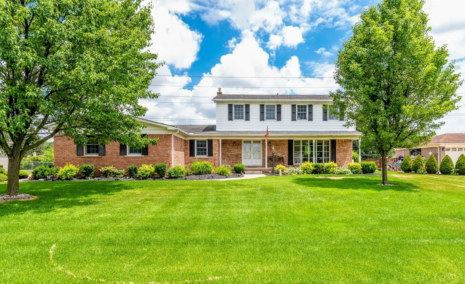 Front lawn exterior view of a home