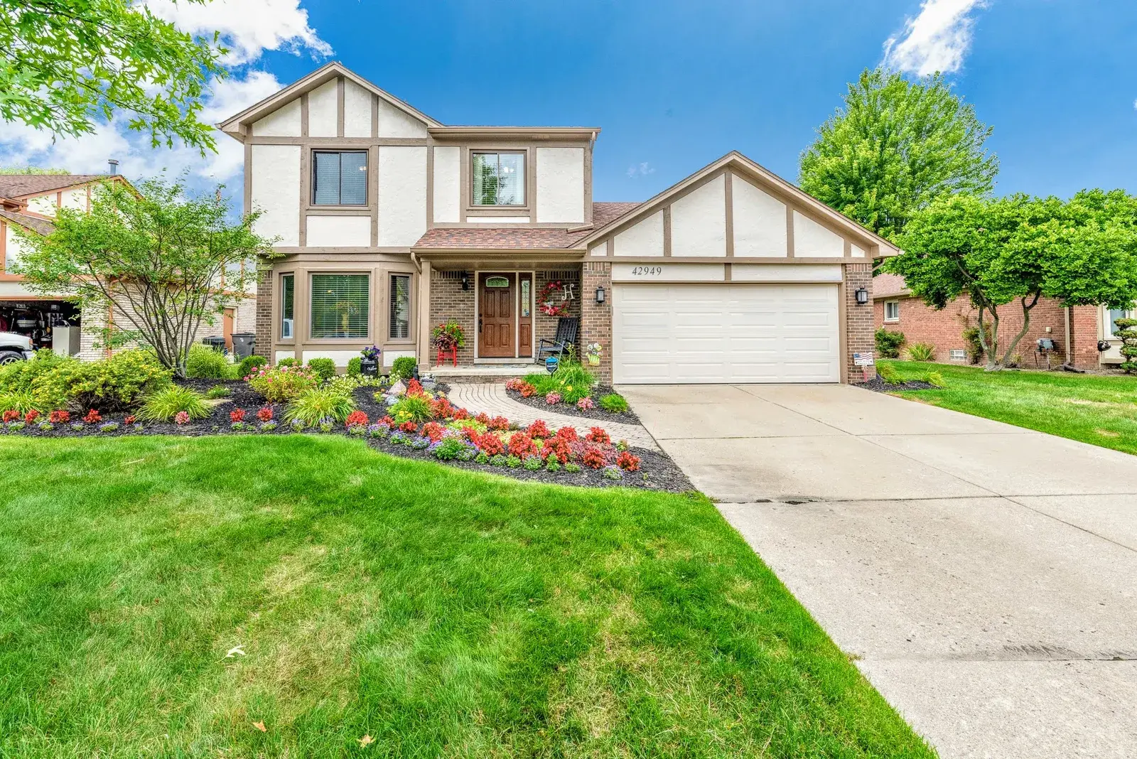 Front lawn exterior of a suburban home