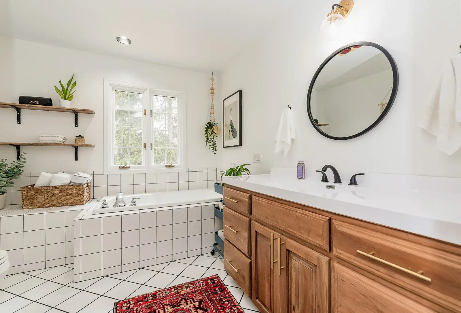 Interior view of a bathroom